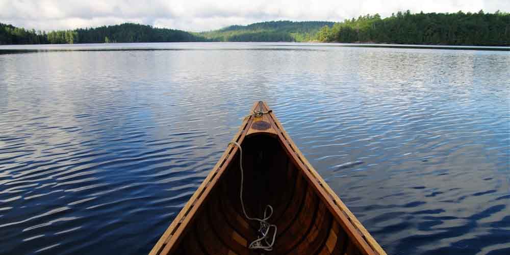 What is a leading cause of death for paddlers in small crafts such as canoes, kayaks, and rafts?
