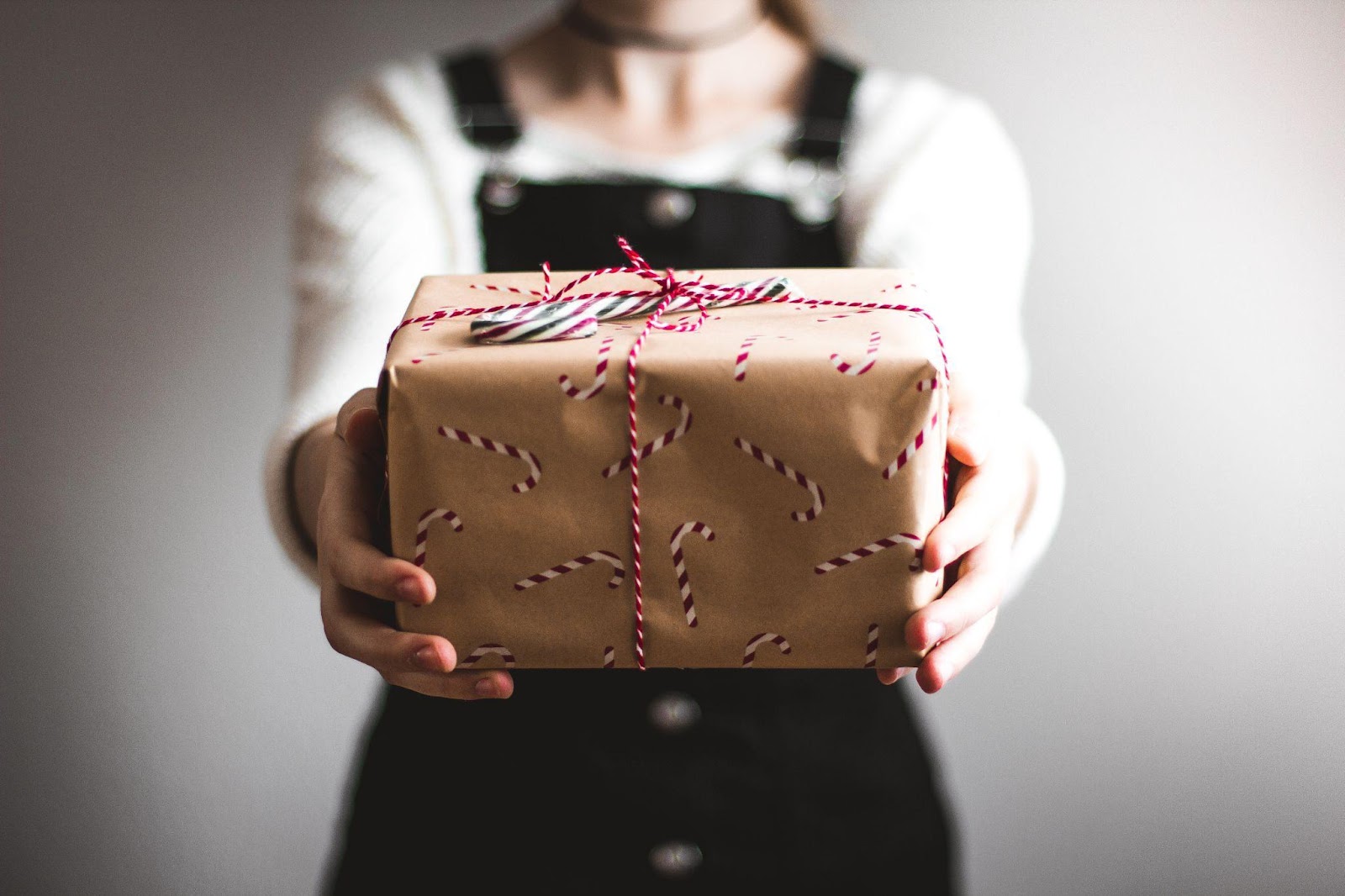 Personalized Gift Ideas to  Encourage Your Employees