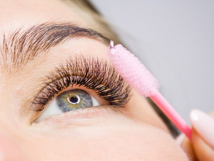Elevate Your Look with a Lash Lift in Toronto: Everything You Need to Know