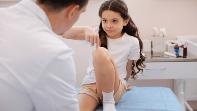 When should I worry about my child’s knee pain?