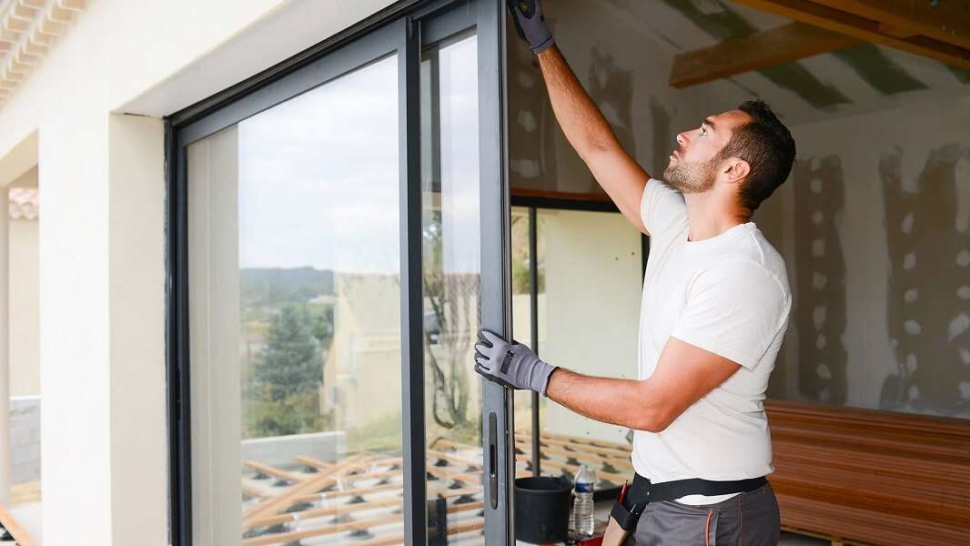 Benefits of Hiring Local Window Repair Experts